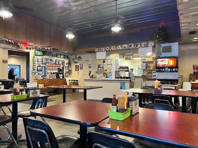 Scott Panter's, Scott's Walk-Up Bar-B-Q in Cartersville, GA (inside the restaurant)